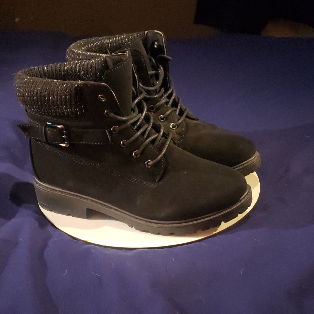 Rouge Helium Black Combat Boots